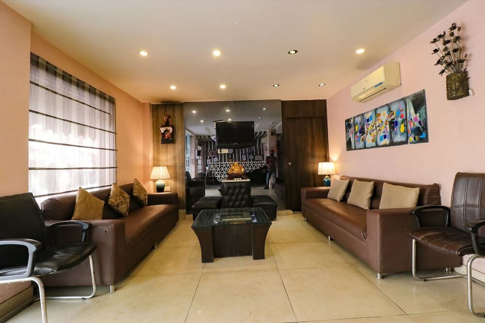 FabHotel Yug Villa