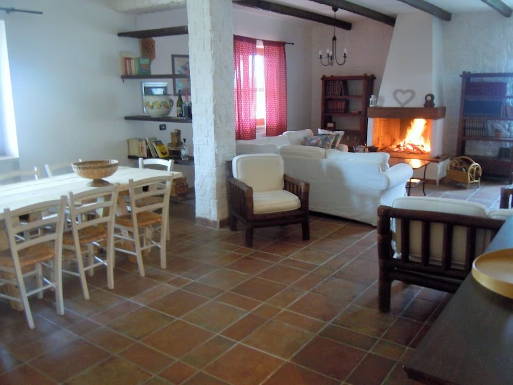 Marhaba Campitello