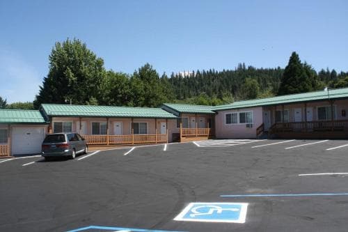 Evergreen Lodge