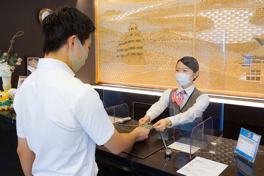 Ueda Ekimae Royal Hotel