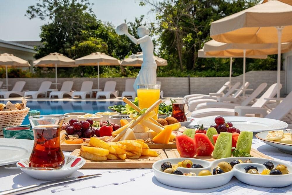 Queen Aphrodite Hotel