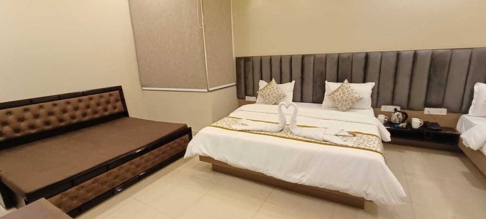 Hotel Madhavam