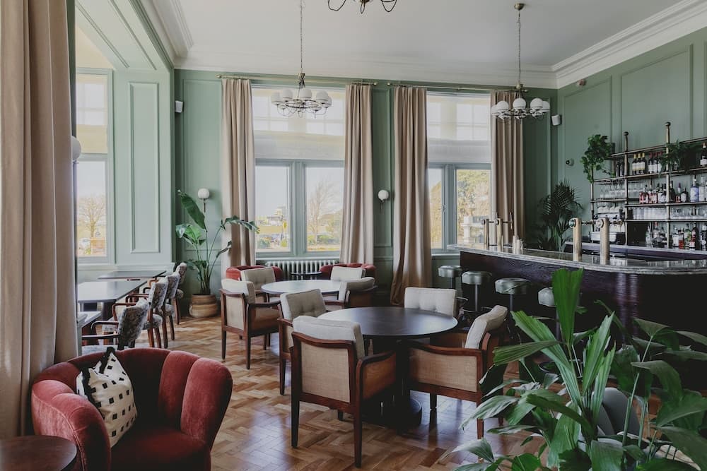 Queen’s Hotel