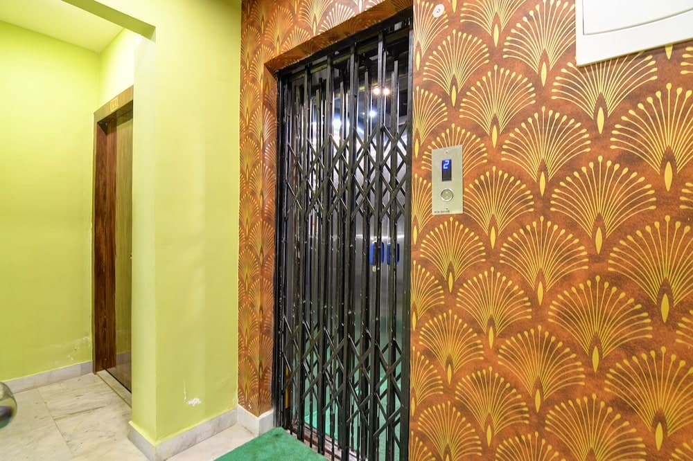 Fabhotel Divine Chariot