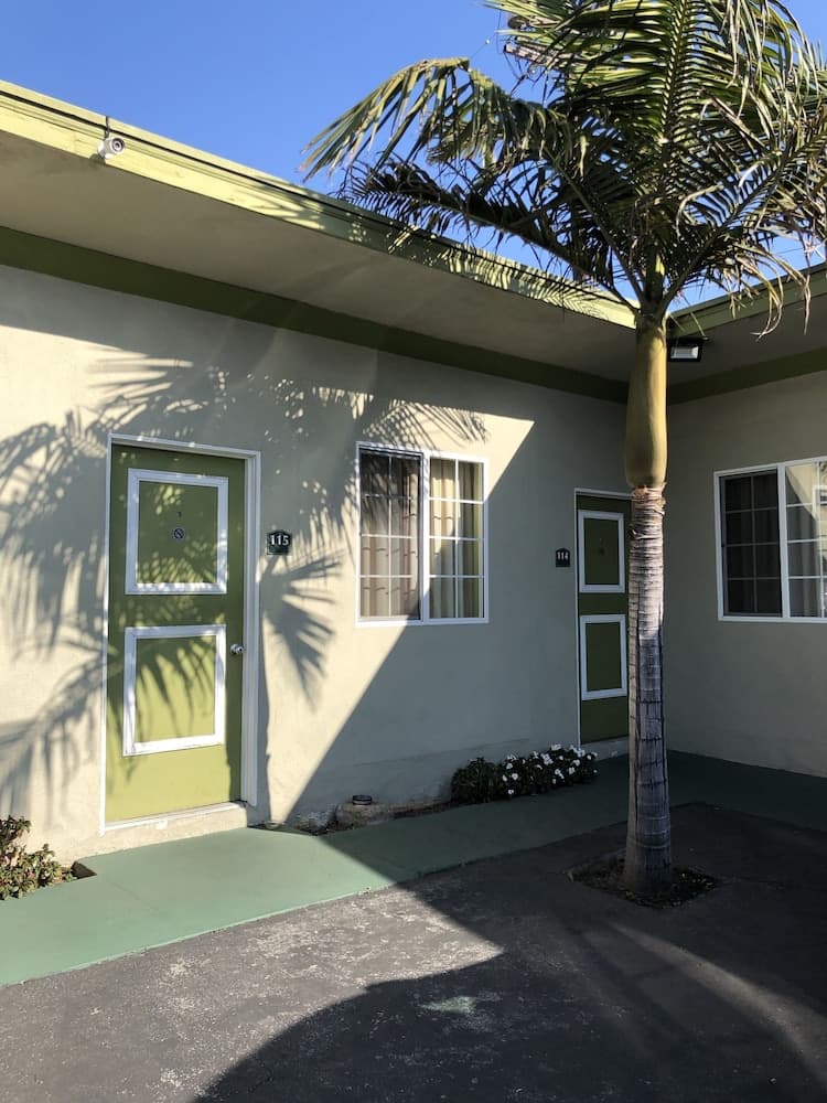 Encore Motel