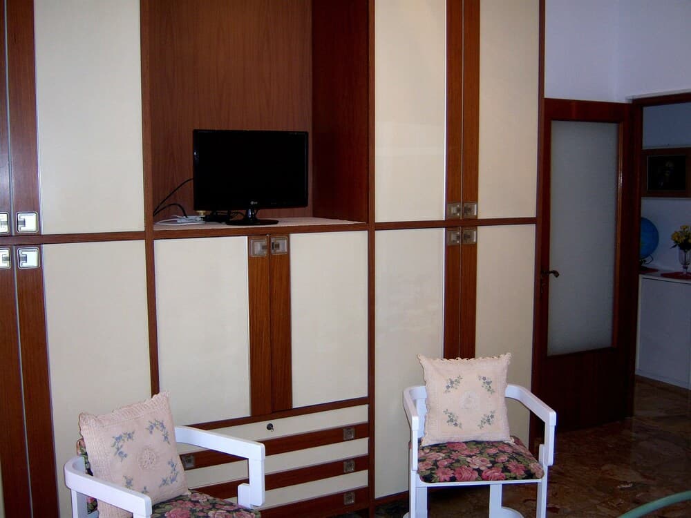 Bed and Breakfast Geckos