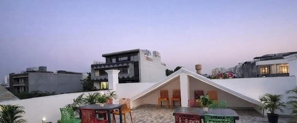 royal saprk inn03