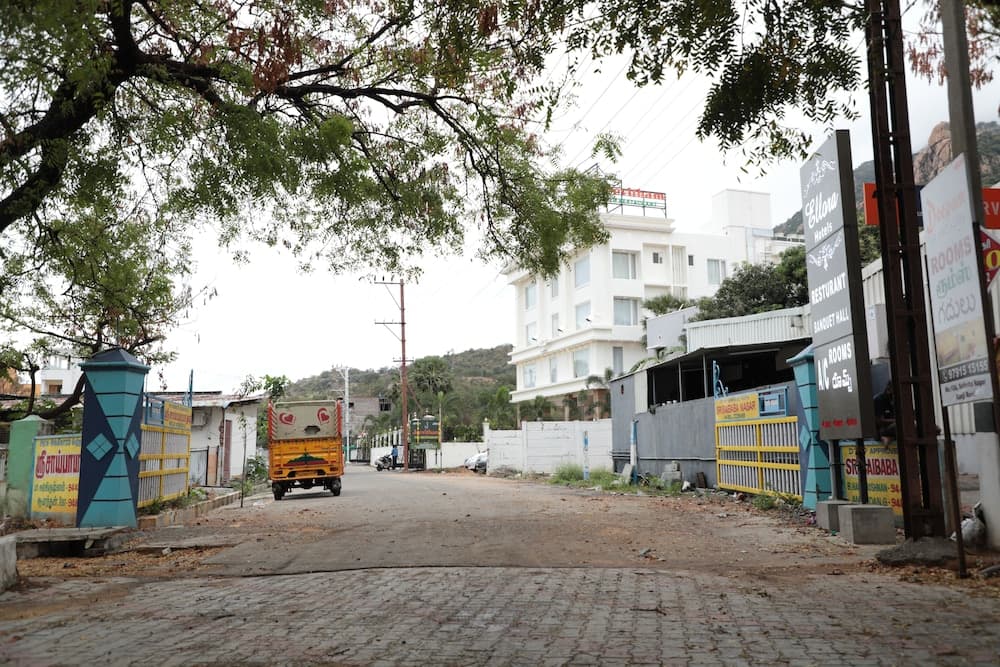 Ellora Hotel