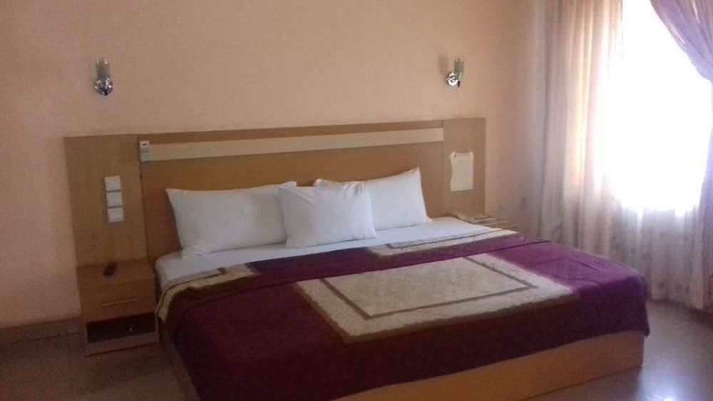 Sumed Suites