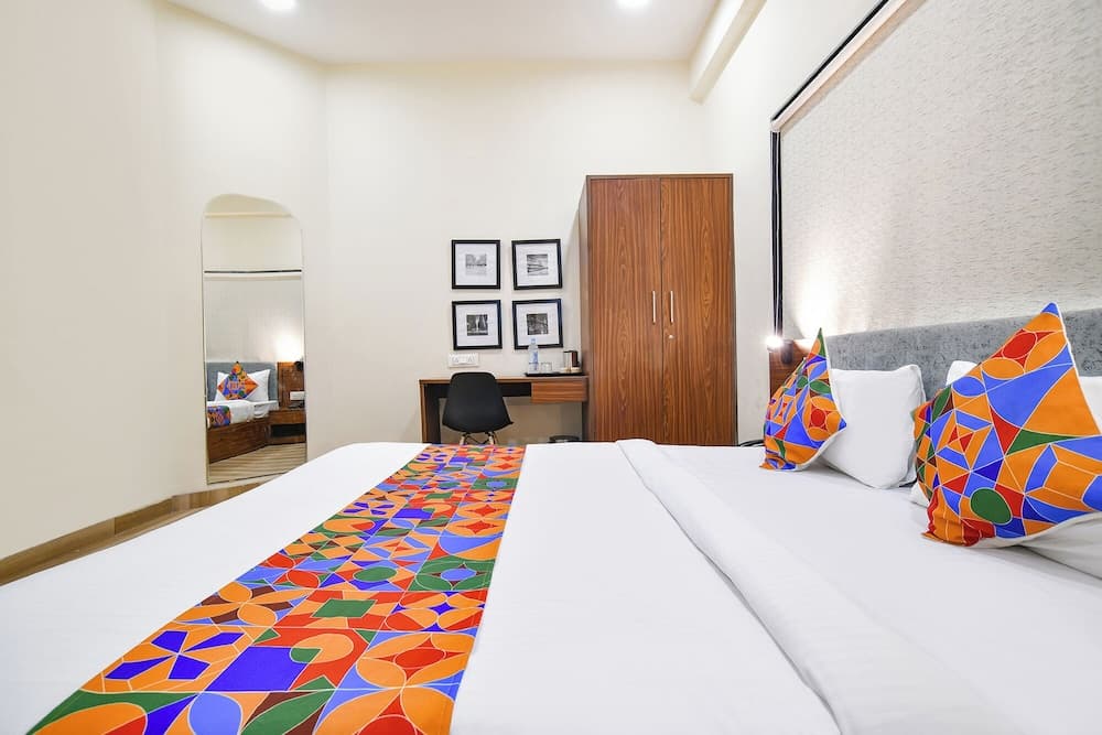 Fabhotel Weekend