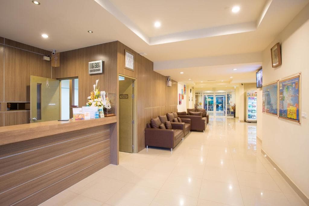 โรงแรมธาราคีรีเพลส