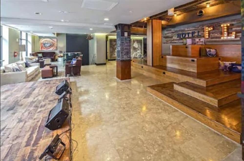 Hotel RL Baltimore Inner Harbor