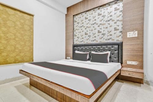 Super OYO Hotel Evanka