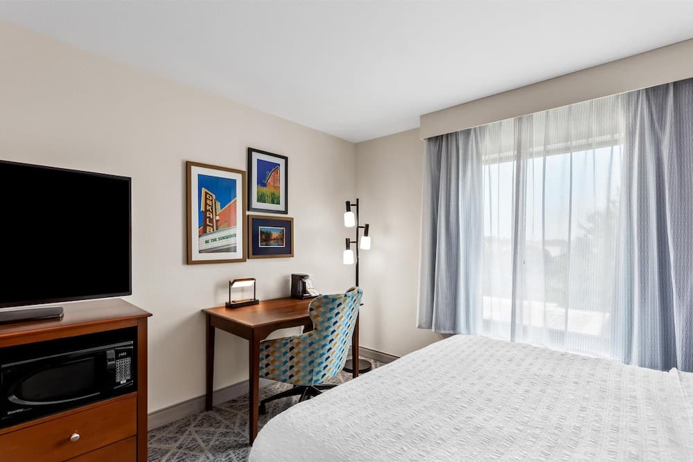 Hampton Inn DeKalb