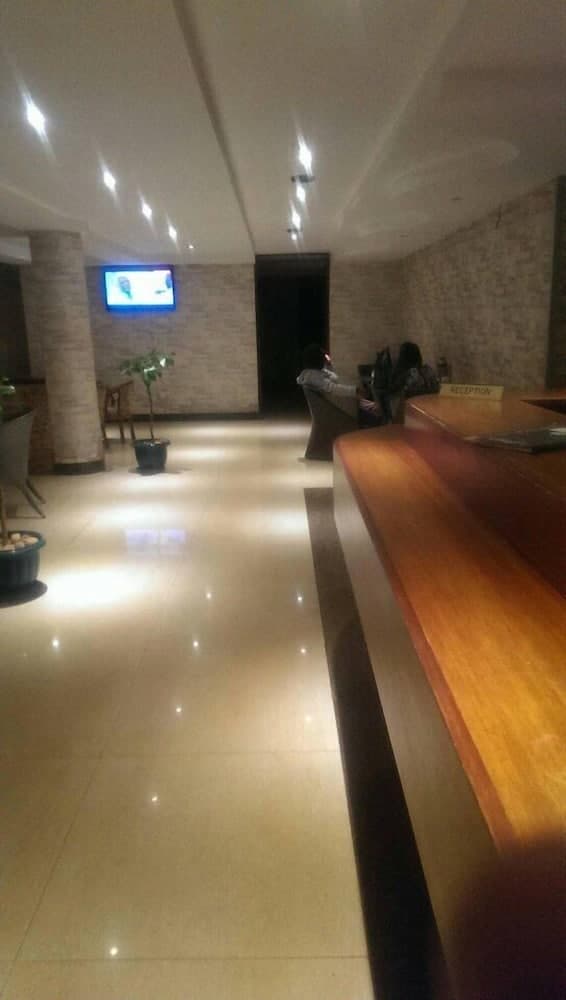 Makutano Hotel