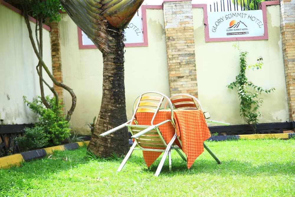Glory Summit Hotel