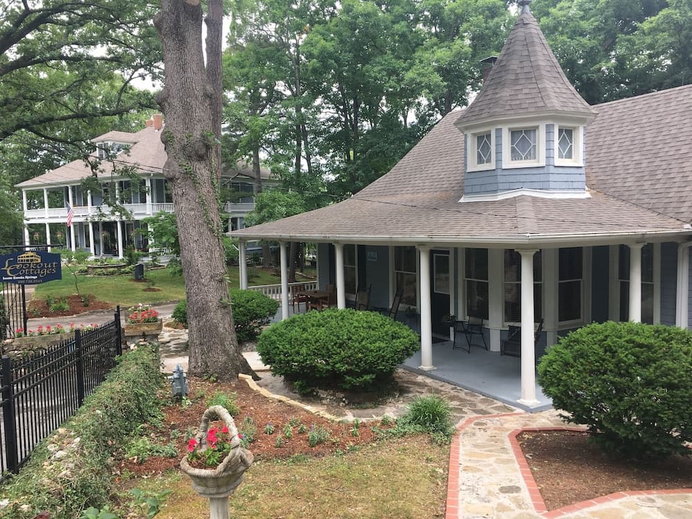Lookout Cottages