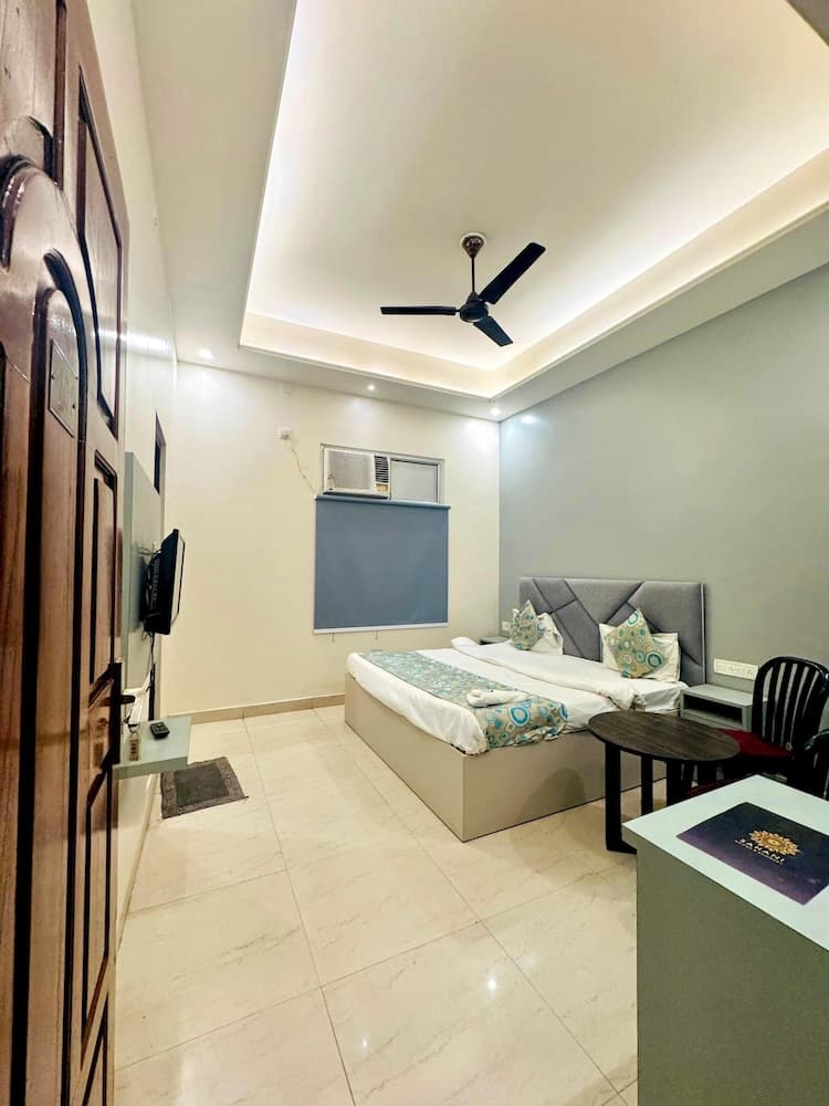 Sahani Hotel