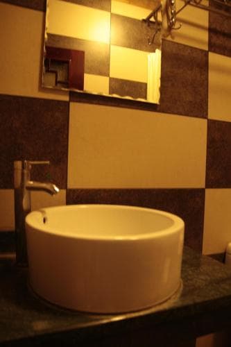 Hotel Explorer