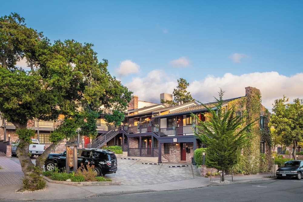Wayside Inn