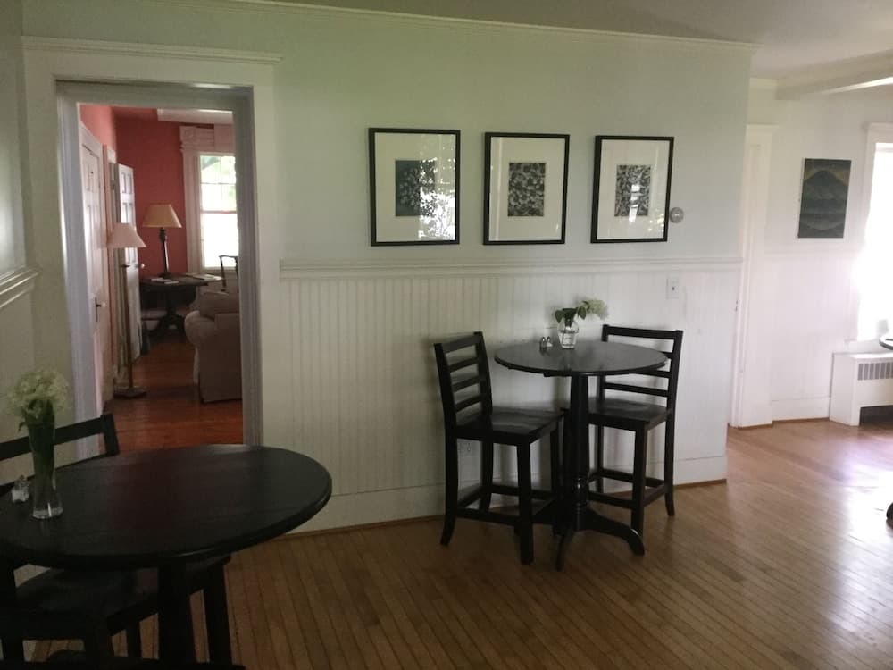Eddington House Inn