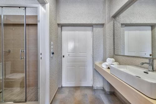 Halaris Rooms