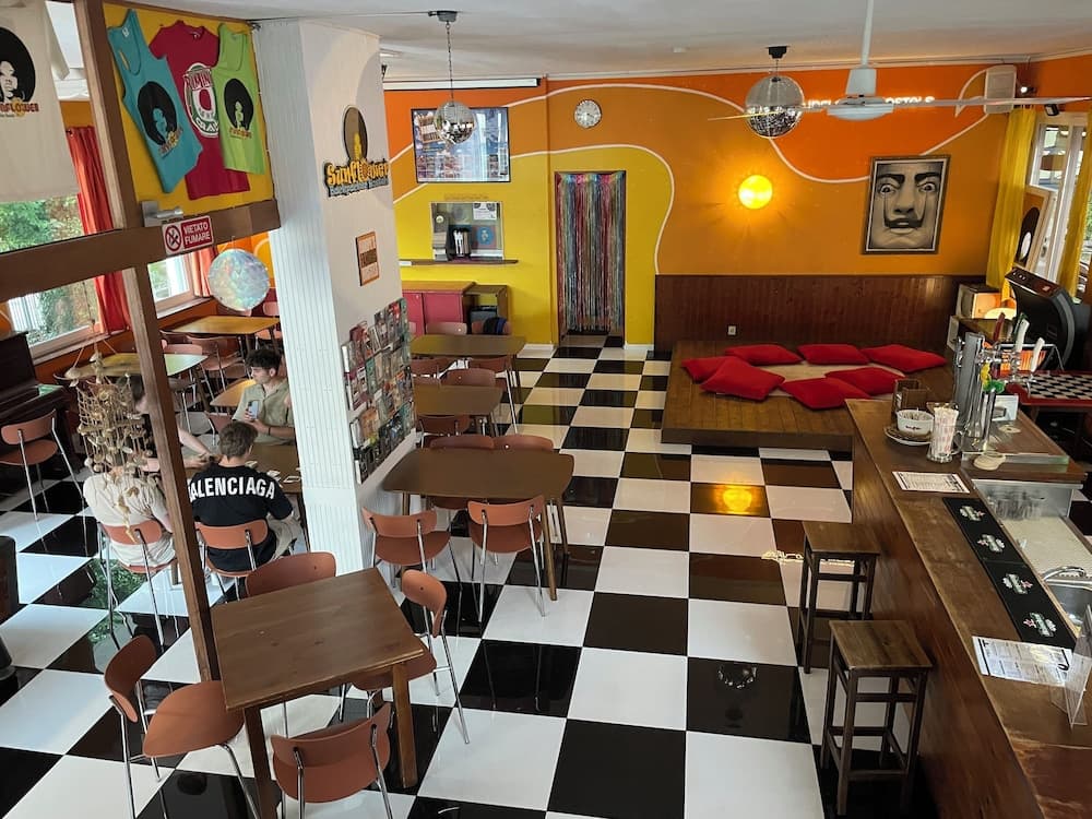 Sunflower Beach Hostal
