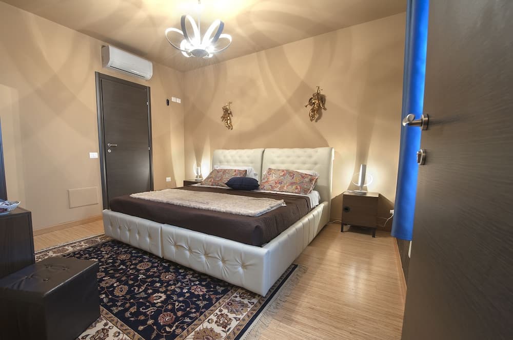 Romeo House