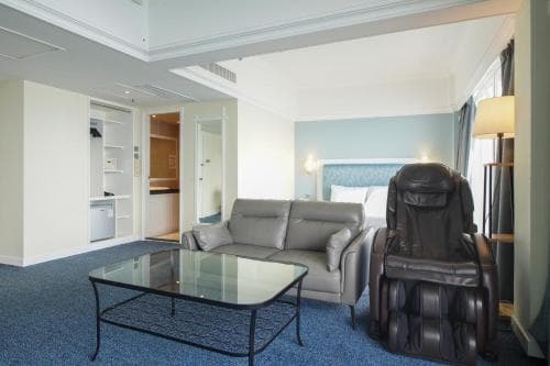 Warwick Hotel