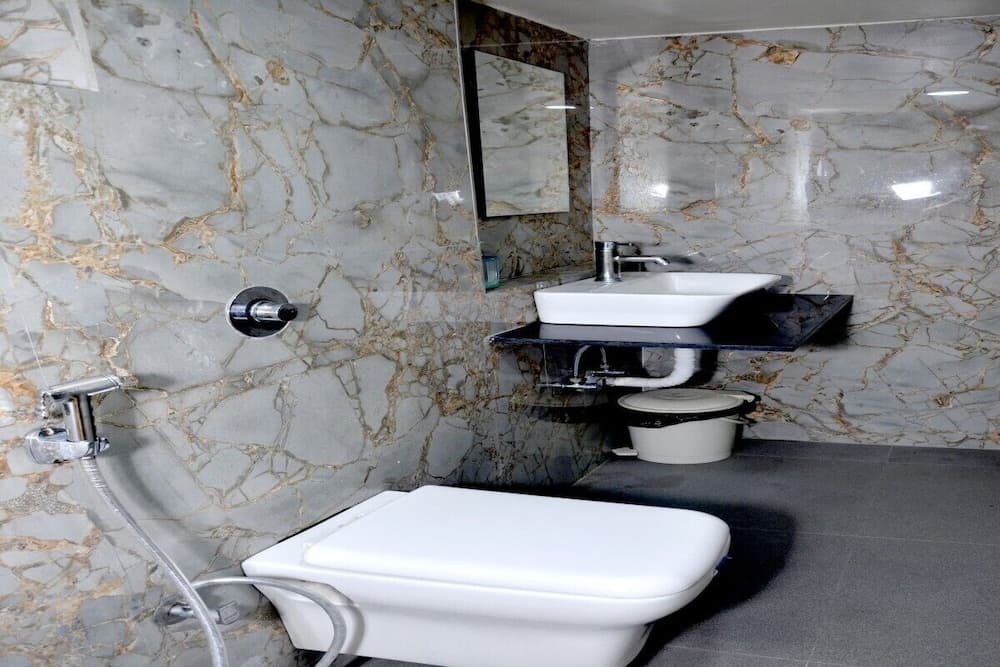 Hotel Adarsh