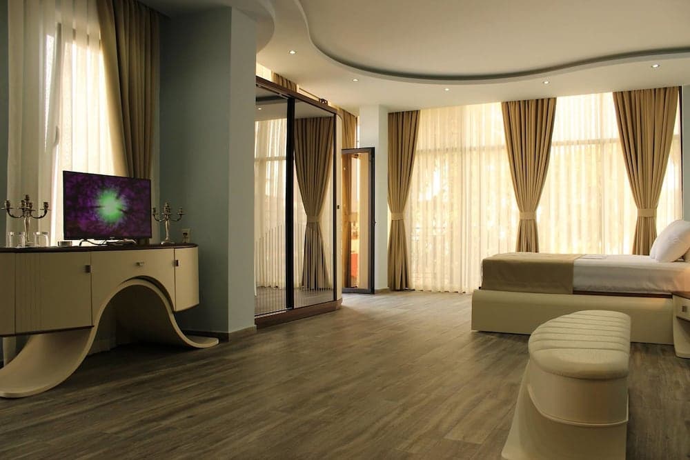 Light Palace Hotel