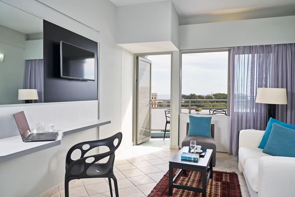 Aquamare Hotel