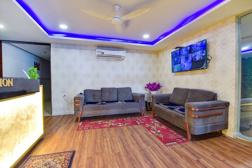Fabhotel Royal King