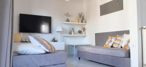 Nikolas Apartments