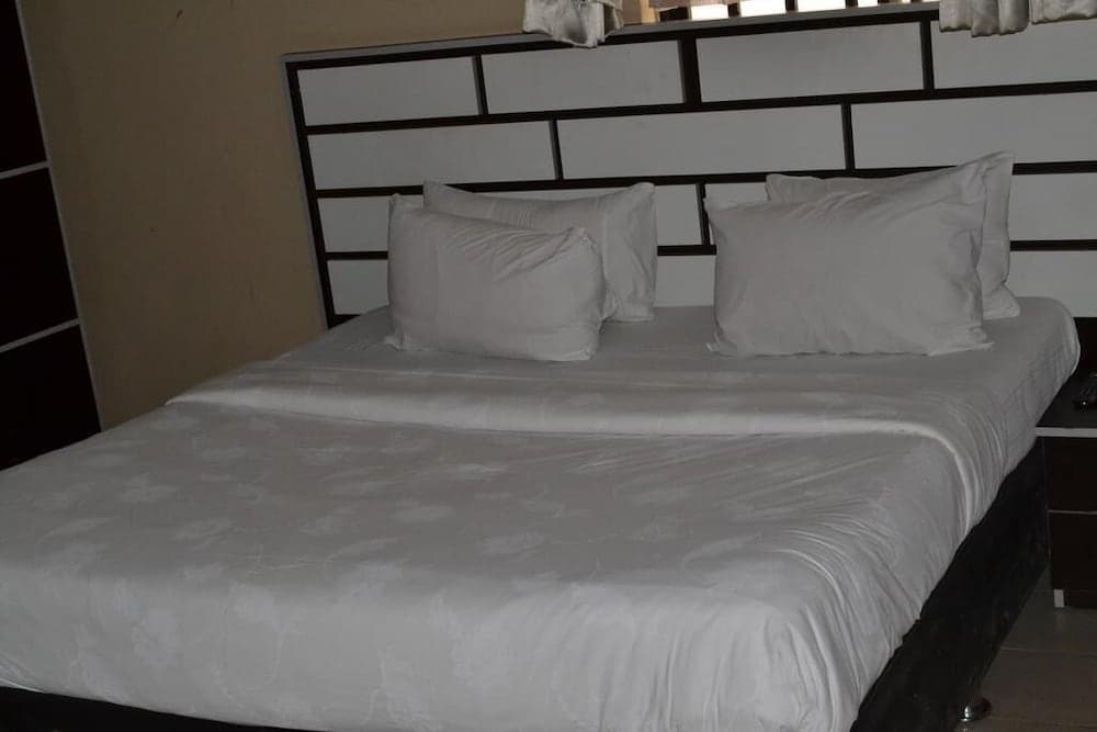 Gracious Hotel