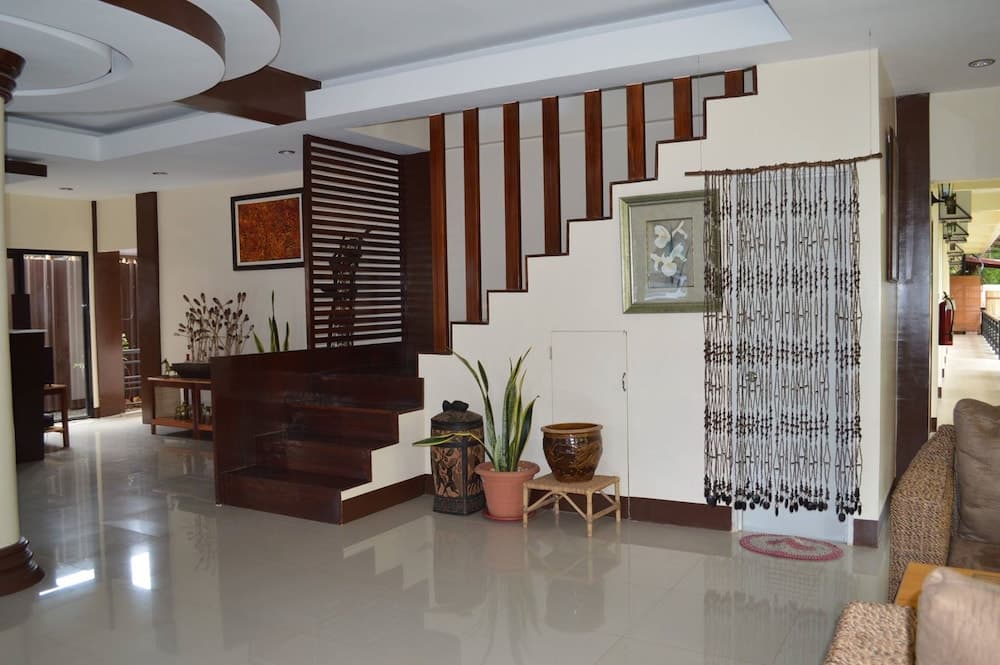 DIAKOPES INN
