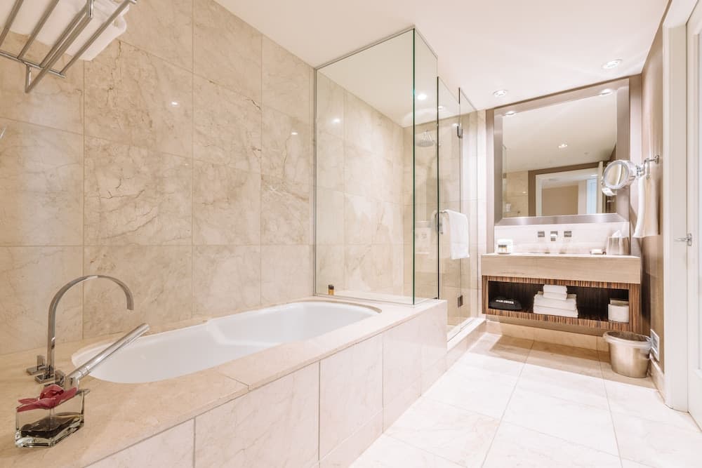 L Hermitage Hotel