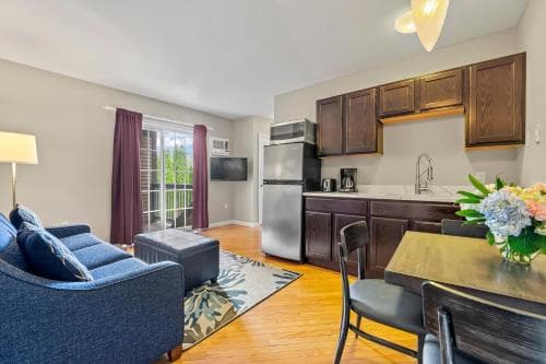 Sea Rose Suites