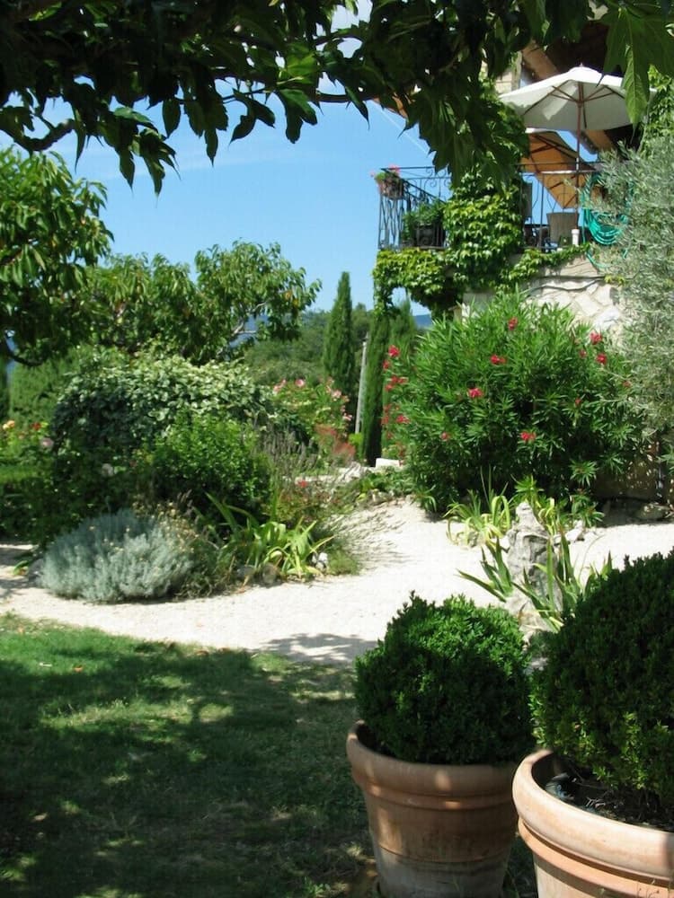 Les Cerisiers