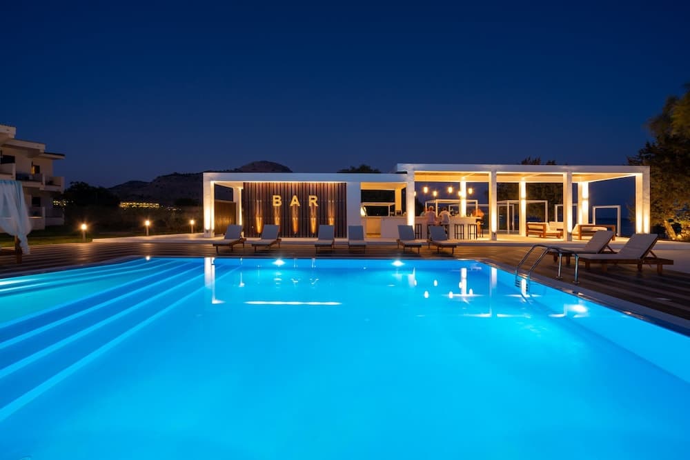 Kamari Plus Hotels