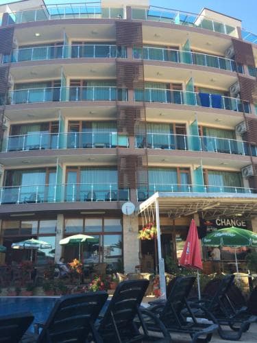 Briz Beach Aparthotel