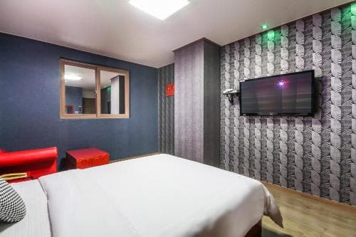 Hotel Lie