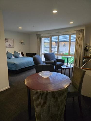 Cedar Grove Motor Lodge