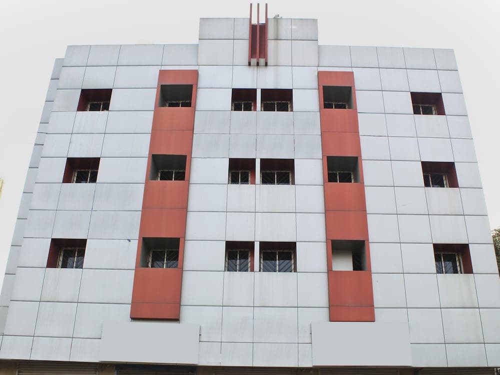 OYO 22792 Hotel Jayratna