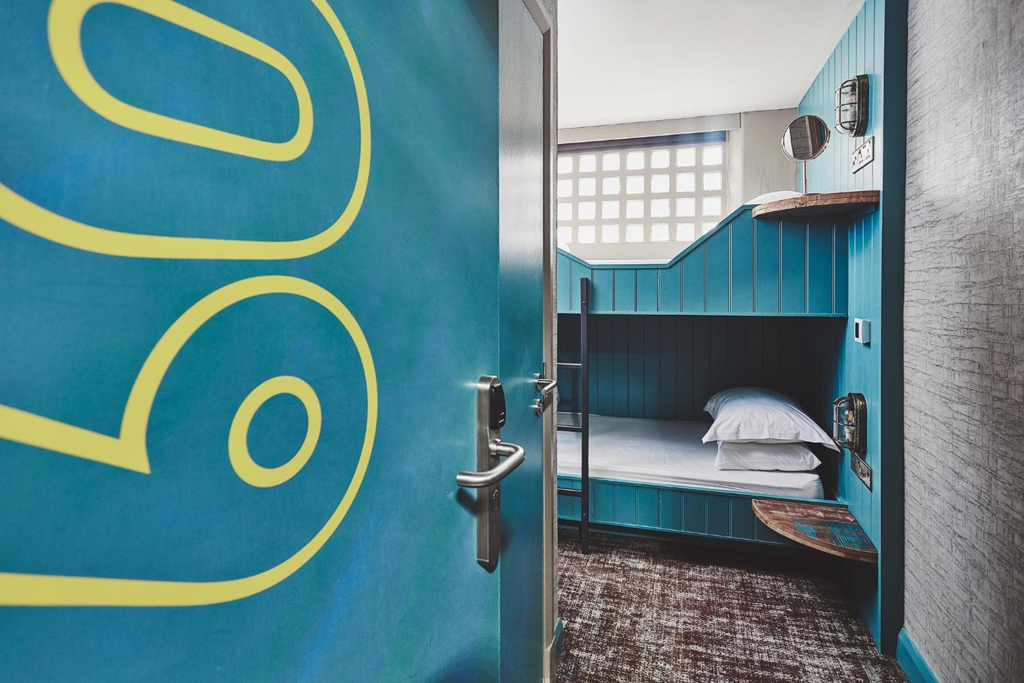 Nuitee hotel image