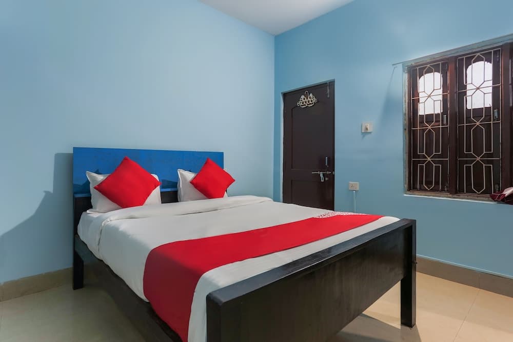 OYO 46929 Royal Blues