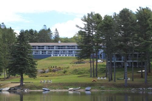 Beach Cove Waterfront Inn