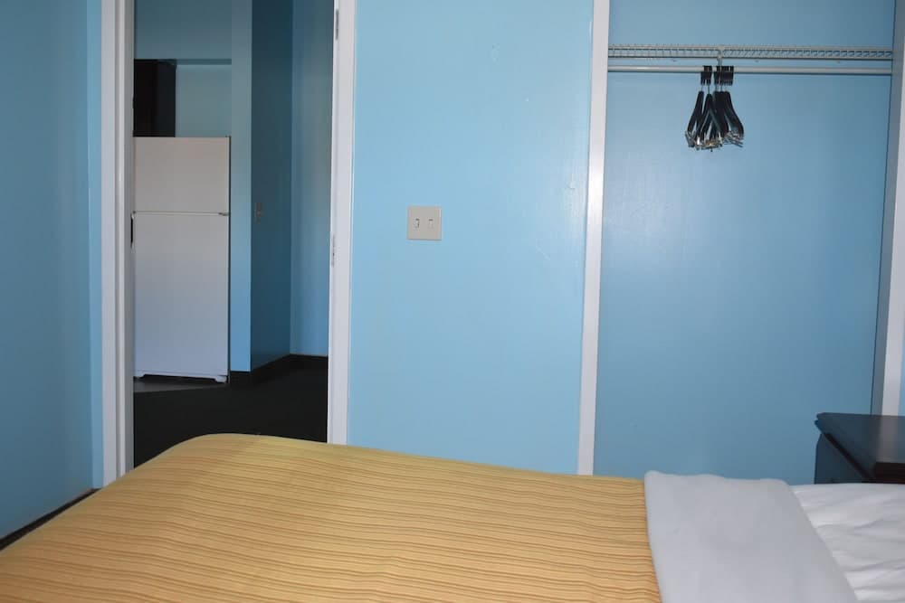 Guest Cottage And Suites