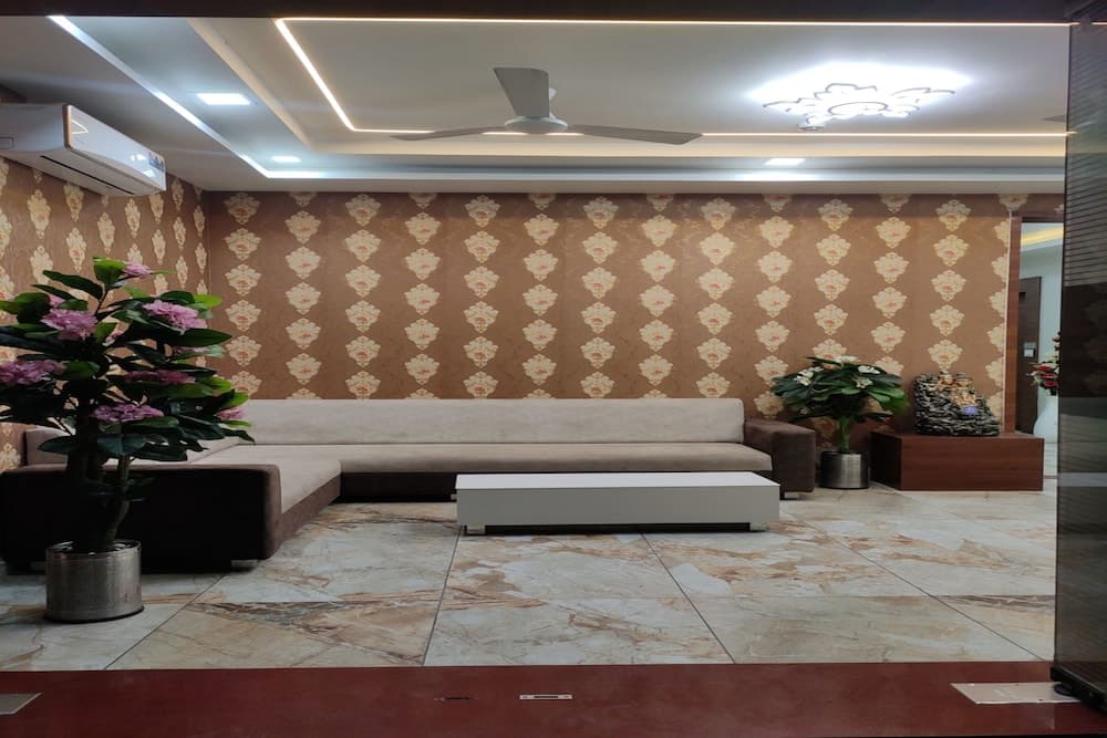Hotel R R One