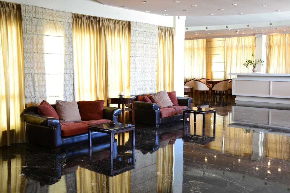 Alexandros Hotel